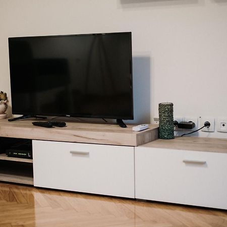 Modern Apartment Novi Sad Esterno foto