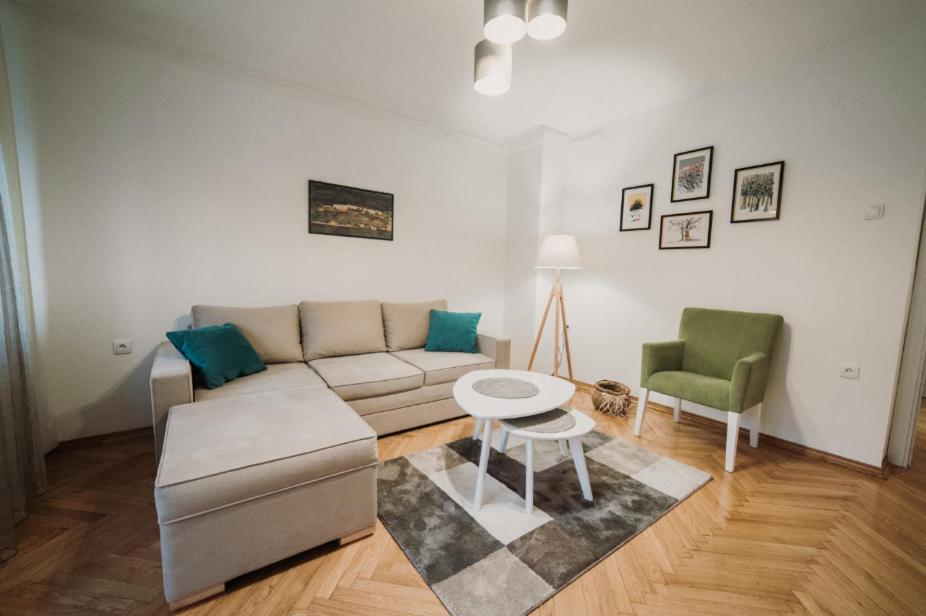 Modern Apartment Novi Sad Esterno foto