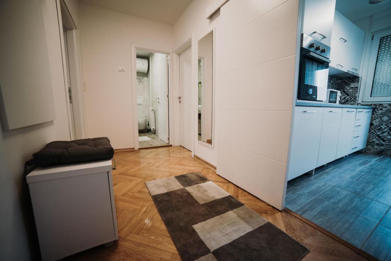 Modern Apartment Novi Sad Esterno foto