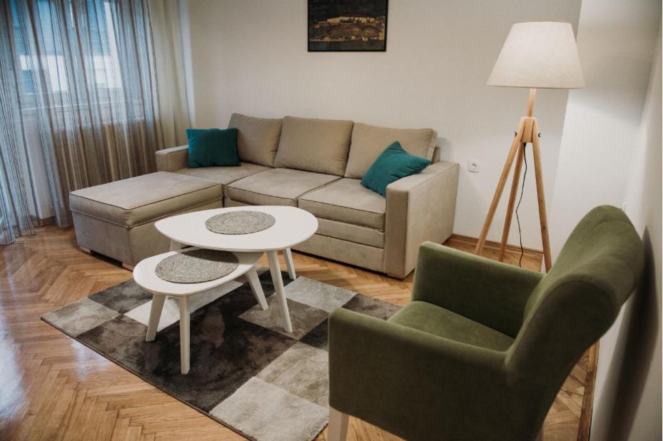 Modern Apartment Novi Sad Esterno foto
